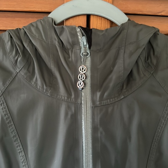 Lululemon raincoat small - Picture 3 of 6